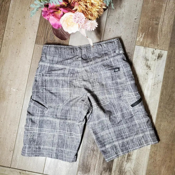 Lee Boys' Dungarees Grafton Cargo Short Gray and White Plaid Size 8 Regular - Picture 10 of 16